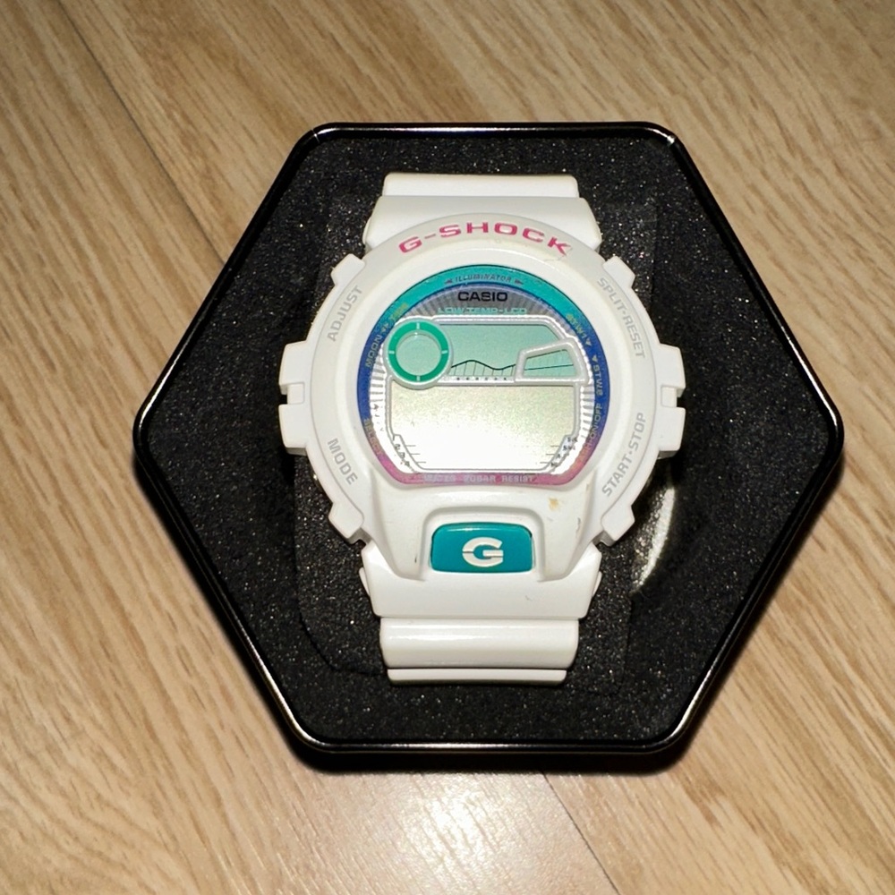 Casio G-Shock G-LIDE White Digital Watch - Picture 2 of 7